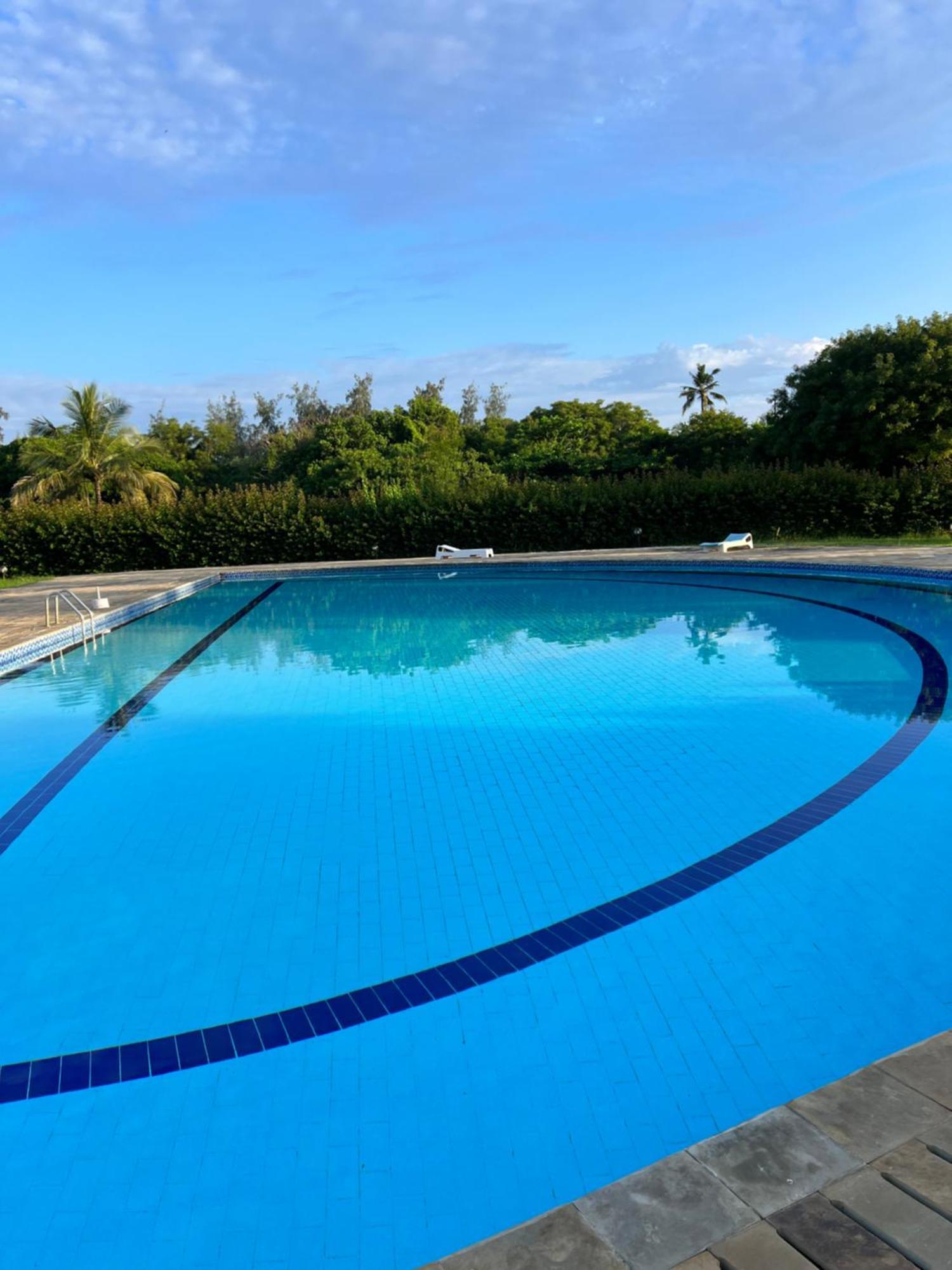 Waves And Wanderlust-Playa de Diani Exterior foto